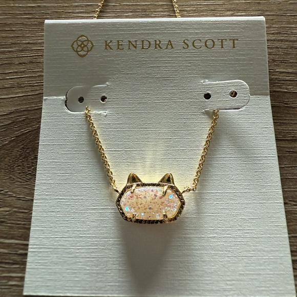 KENDRA SCOTT Elisa Cat Pendant Necklace